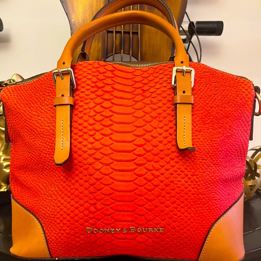 👜  – NWOT Dooney & Bourke Exotic Textured Satchel